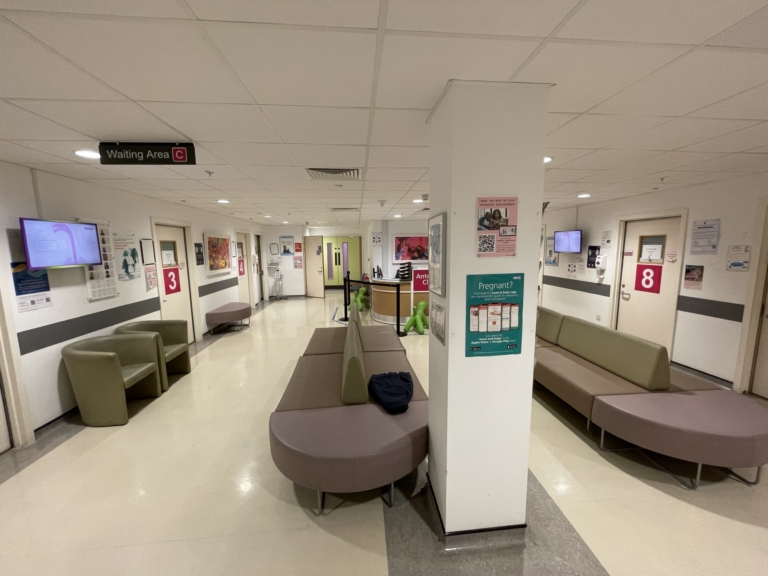 Chelsea &amp; Westminster Hospital - From Entrance Master to Right